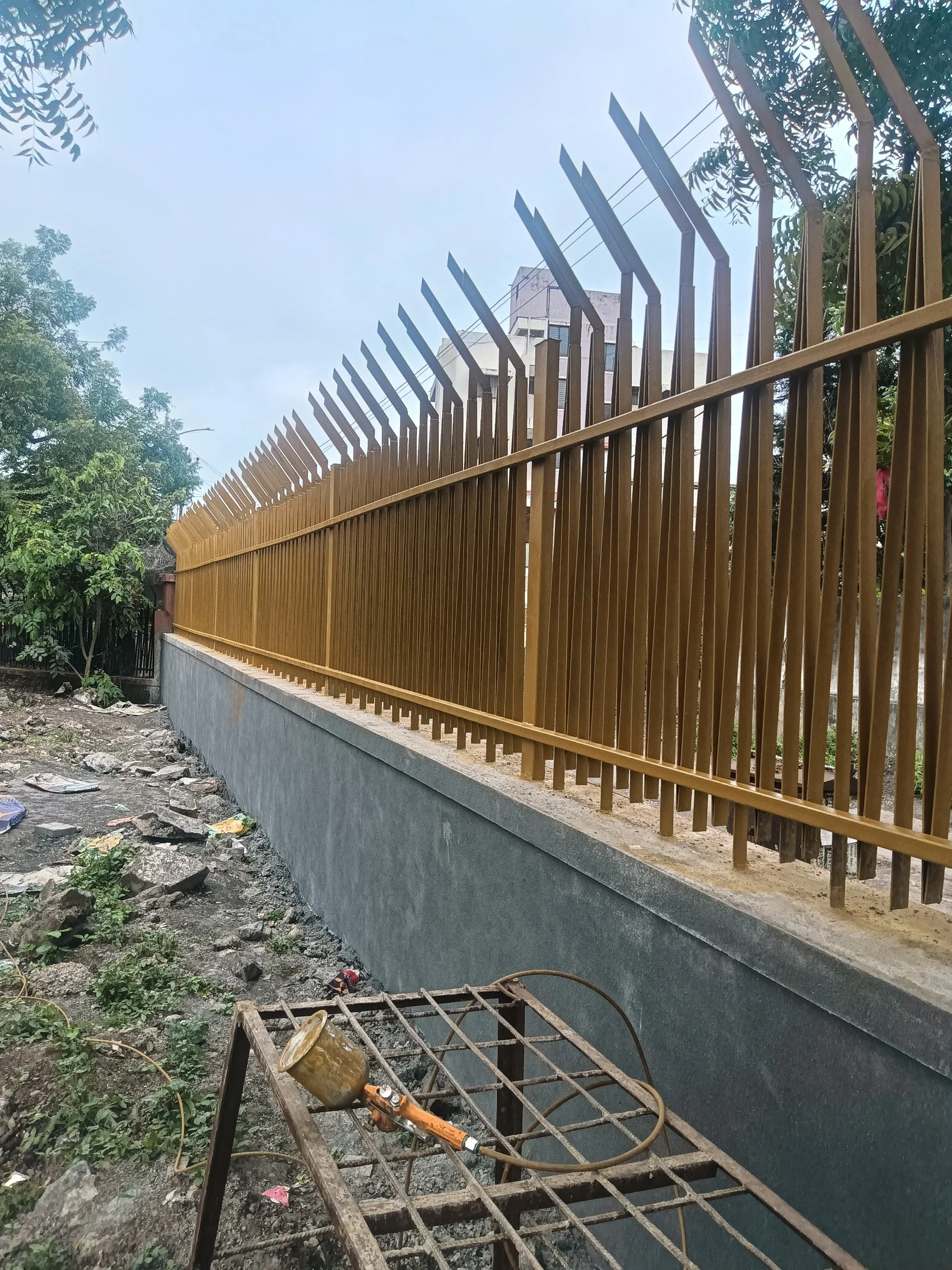 Wall Fencing & Sewer Cover