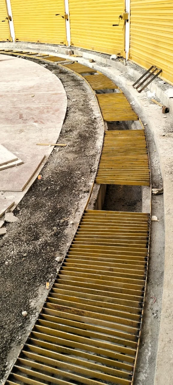 Wall Fencing & Sewer Cover