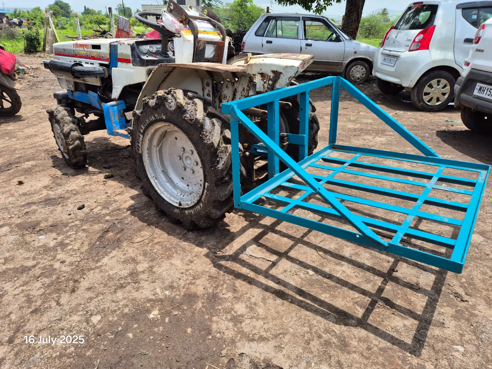 Tractor-Mountable Carrate Carriage
