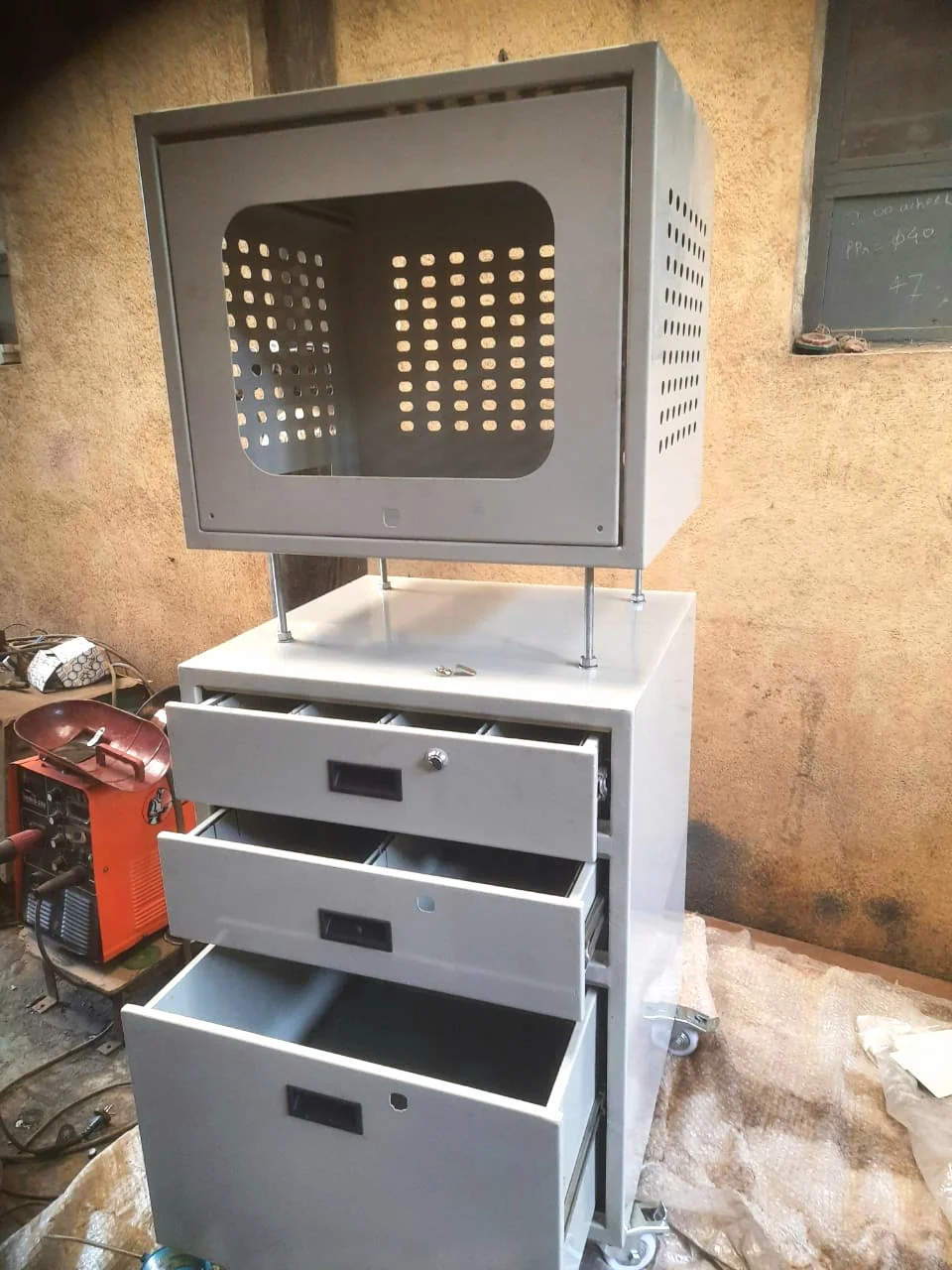Portable Laptop & Gauge Trolley